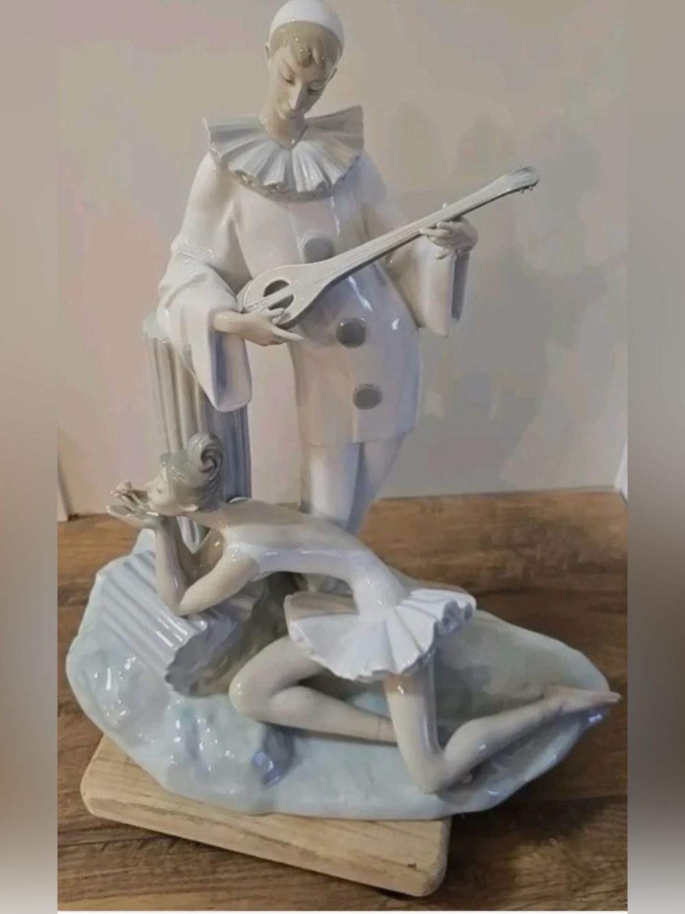Lladró Pensive Pierrot 1969 (Item #01004560 / #01014560) - Retired
